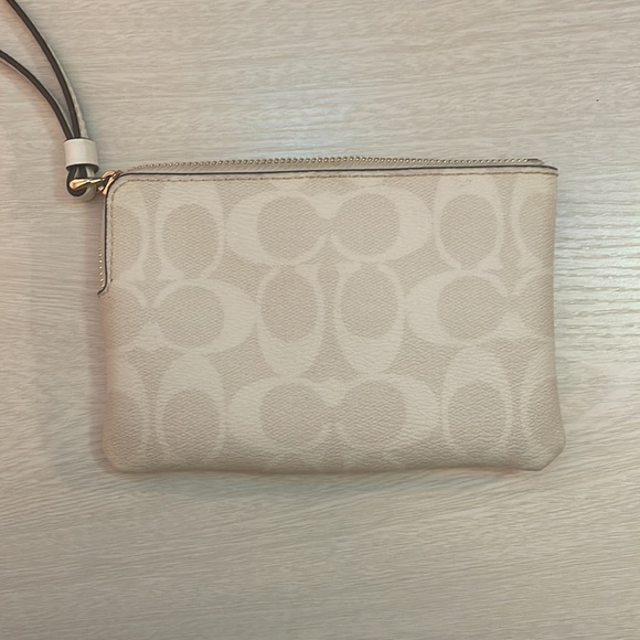 white coach wristlet - Picture 2 of 2